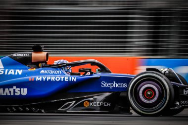 MELBOURNE, AUSTRALIA - 15 Mart: Taylandlı Alexander Albon, Avustralya 'nın Melbourne kentindeki Albert Park' ta düzenlenen 2025 Avustralya Grand Prix 'sinde Atlassian Williams Racing FW47' yi sürüyor.