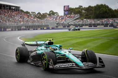 İspanya 'dan Fernando Alonso, Avustralya' nın Melbourne kentindeki Albert Park 'ta düzenlenen 2025 Avustralya Grand Prix' sinde Aston Martin Aramco F1 takımı AMR25 'i sürüyor.