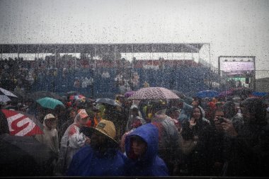 Avustralya, Melbourne 'daki Albert Park' ta 2025 Avustralya Grand Prix 'sinde kalabalık atmosfer