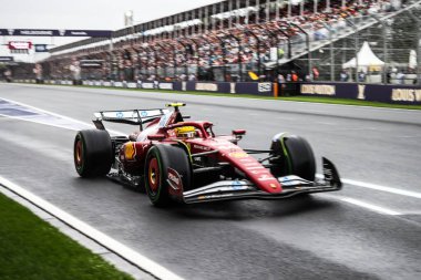 Büyük Britanya 'dan Lewis Hamilton, Avustralya' nın Melbourne kentindeki Albert Park 'ta düzenlenen 2025 Avustralya Grand Prix' sinde Scuderia Ferrari HP 'yi sürüyor.