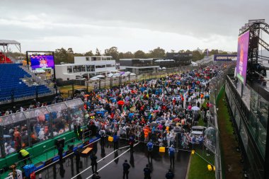 MELBOURNE, AUSTRALYA - 16 Mart: Avustralya 'nın Melbourne kentindeki Albert Park' ta 2025 Avustralya Grand Prix 'sinde kalabalık atmosfer