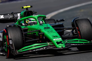 MELBOURNE, AUSTRALIA - 14 Mart: Brezilya 'dan Gabriel Bortoleto, Avustralya Formula 1 Grand Prix' inde Melbourne 'deki Albert Park' ta yapılan ilk antrenmanda Stake F1 Team Kick Sauber C45 sürüyor