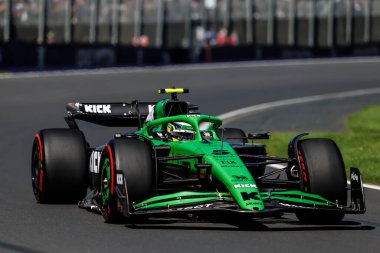 MELBOURNE, AUSTRALIA - 14 Mart: Brezilya 'dan Gabriel Bortoleto, Avustralya Formula 1 Grand Prix' inde Melbourne 'deki Albert Park' ta yapılan ilk antrenmanda Stake F1 Team Kick Sauber C45 sürüyor