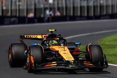 MELBOURNE, AUSTRALIA - 14 Mart: İngiltere 'den Lando Norris, Avustralya Formula 1 Grand Prix' inde Melbourne 'deki Albert Park' ta yapılan ilk antrenmanda McLaren Formula 1 takımı MCL39 'u sürdü.