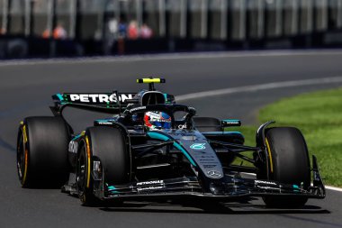 MELBOURNE, AUSTRALIA - 14 Mart: İtalyan Andrea Kimi Antonelli, Avustralya Formula 1 Grand Prix 'inde Melbourne' deki Albert Park 'ta yapılan ilk antrenmanda Mercedes AMG Petronas F1 takımı W16' yı sürdü.