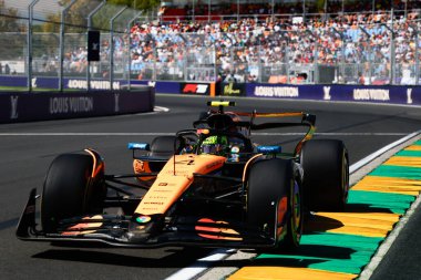 MELBOURNE, AUSTRALIA - 14 Mart: İngiltere 'den Lando Norris, Avustralya Formula 1 Grand Prix' inde Melbourne 'deki Albert Park' ta yapılan ilk antrenmanda McLaren Formula 1 takımı MCL39 'u sürdü.