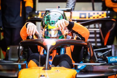 Avustralya 'nın Melbourne kentinde Albert Park' taki Avustralya Formula 1 Grand Prix 'sinden önce Avustralya' dan Oscar Piastri ve McLaren Formula 1 takımı MCL39