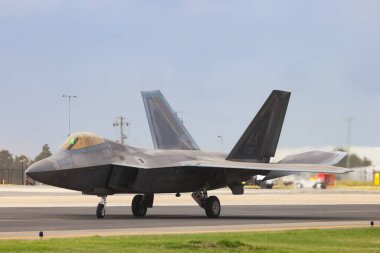 MELBOURNE, AUSTRALIA - 29 Mart: Lockheed F-22 Raptor 29 Mart 2025 tarihinde Melbourne, Avustralya 'da Avalon Havalimanı' nda sahne almaktadır..