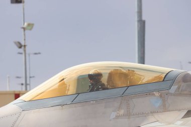 MELBOURNE, AUSTRALIA - 29 Mart: Lockheed F-22 Raptor 29 Mart 2025 tarihinde Melbourne, Avustralya 'da Avalon Havalimanı' nda sahne almaktadır..