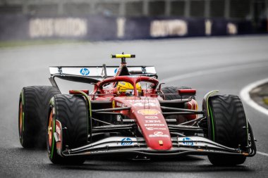 Büyük Britanya 'dan Lewis Hamilton Avustralya' nın Melbourne kentindeki Albert Park 'ta düzenlenen Avustralya Formula 1 Grand Prix' sinde Scuderia Ferrari HP-25 sürüyor.