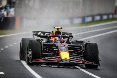 Avustralya 'nın Melbourne kentindeki Albert Park' ta düzenlenen 2025 Avustralya Grand Prix 'sinde Oracle Red Bull Racing RB21' i süren Yeni Zelandalı Liam Lawson