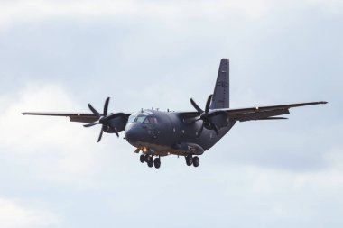 MELBOURNE, AUSTRALIA - 29 Mart: A Alenia C-27J Spartan, Avustralya 'nın Melbourne şehrinde 29 Mart 2025 tarihinde Avustralya Uluslararası Havaalanı' ndaki Avustralya Hava Gösterisinde sahne almaktadır..