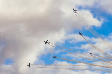 MELBOURNE, AUSTRALIA - RAAF Roulettes, 29 Mart 2025 'te Avustralya' nın Melbourne kentinde, Avalon Havaalanı 'ndaki Avustralya Uluslararası Havaalanı' nda akrobasi gösterisi düzenledi..