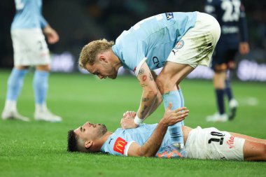 Melbourne City ile Melbourne City arasında 31 Mayıs 2025 'te Melbourne, Avustralya' da oynanan Melbourne City ve Melbourne Victory arasında oynanan A-League Erkekler Grand Final maçında 31 Mayıs 2025 tarihinde Nathaniel Atkinson ve Yonatan Cohen.