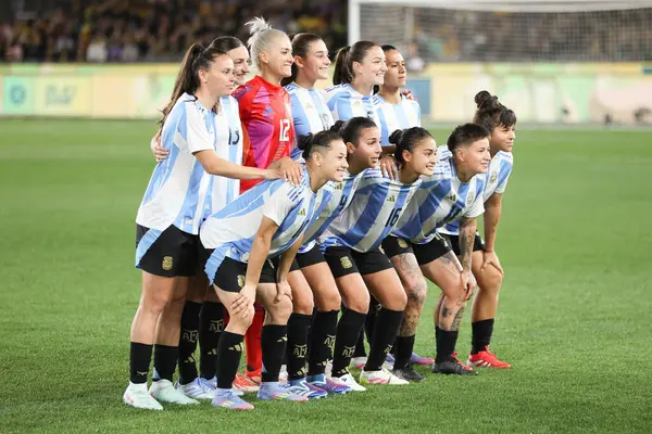MELBOURNE, AUSTRALIA - 30 Mayıs: Avustralya 'nın Melbourne kentinde 30 Mayıs 2025 tarihinde Avustralya Matildas ve Arjantin arasında oynanan uluslararası dostluk karşılaşmasından önce Arjantin takımı.