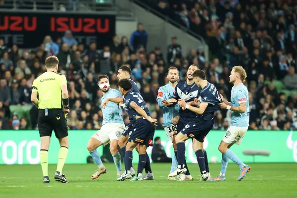 MELBOURNE, AUSTRALIA - 31 Mayıs: Takımlar, Melbourne City ile Melbourne Zaferi arasında 31 Mayıs 2025 'te Melbourne, Avustralya' da oynanan A-League Mens Grand Final maçında karşı karşıya geldiler..
