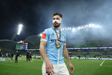 MELBOURNE, AUSTRALIA - 31 Mayıs: Melbourne City 'li Mathew Leckie Melbourne City ile Melbourne City arasındaki A-League Erkekler Grand Final maçını kazandıktan sonra 31 Mayıs 2025' te, Avustralya 'nın Melbourne kentinde.
