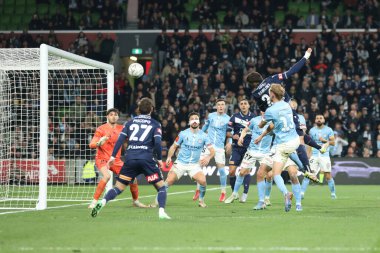 MELBOURNE, AUSTRALIA - 31 Mayıs: Melbourne Victory 'den Joshua Rawlins 31 Mayıs 2025 tarihinde Melbourne City ve Melbourne Victory arasında oynanan A-League Erkekler Grand Final maçında gol için ilerliyor..