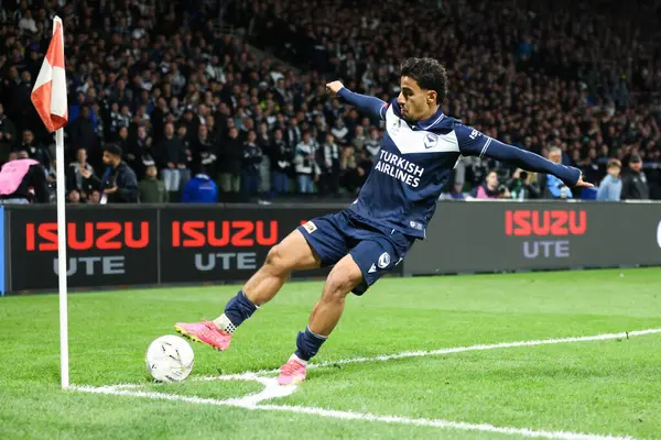 MELBOURNE, AUSTRALIA - 31 Mayıs: Melbourne Victory 'den Daniel Arzani Melbourne City ile Melbourne City arasında 31 Mayıs 2025' te Melbourne, Avustralya 'da oynanan A-League Erkekler Grand Final karşılaşmasında.