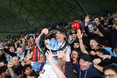 MELBOURNE, AUSTRALIA - 31 Mayıs: Melbourne City ve Max Caputo, Melbourne City ile Melbourne Victory arasındaki A-League Mens Grand Final maçını 31 Mayıs 2025 'te Melbourne, Avustralya' da kutladı..