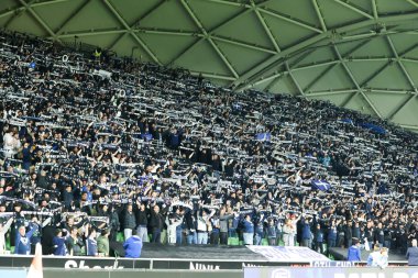 MELBOURNE, AUSTRALIA - 31 Mayıs: Melbourne Victory fan atmosferi Melbourne City ve Melbourne Victory arasındaki A-League Mens Grand Final maçı öncesinde 31 Mayıs 2025 tarihinde Melbourne, Avustralya.
