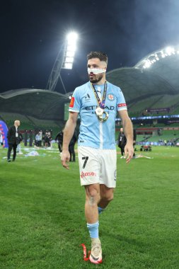 MELBOURNE, AUSTRALIA - 31 Mayıs: Melbourne City 'li Mathew Leckie Melbourne City ile Melbourne City arasındaki A-League Erkekler Grand Final maçını kazandıktan sonra 31 Mayıs 2025' te, Avustralya 'nın Melbourne kentinde.