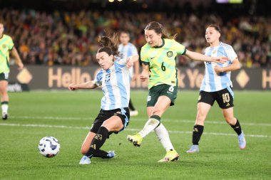 MELBOURNE, AUSTRALIA - 30 Mayıs: Avustralyalı Clare Wheeler 30 Mayıs 2025 tarihinde Avustralya 'nın Melbourne kentinde oynanan Marvel Stadyumu' nda Avustralyalı Matildas ile Arjantin arasında oynanan uluslararası dostluk karşılaşmasında gol için atış yapıyor..