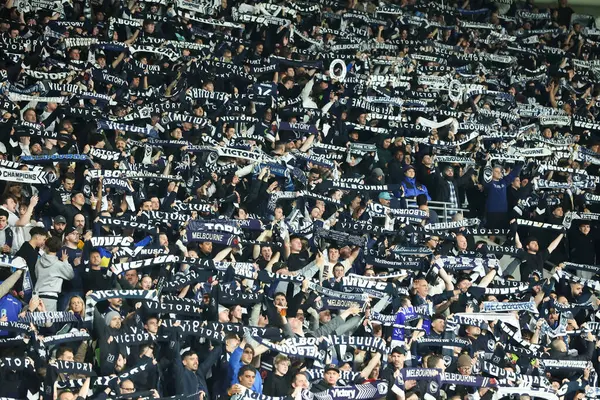 MELBOURNE, AUSTRALIA - 31 Mayıs: Melbourne Victory fan atmosferi Melbourne City ve Melbourne Victory arasındaki A-League Mens Grand Final maçı öncesinde 31 Mayıs 2025 tarihinde Melbourne, Avustralya.