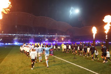 MELBOURNE, AUSTRALIA - 31 Mayıs: Takımlar Melbourne City ile Melbourne Zaferi arasında 31 Mayıs 2025 'te Melbourne, Avustralya' da oynanan A-League Mens Grand Final karşılaşması öncesinde sahaya girdiler..