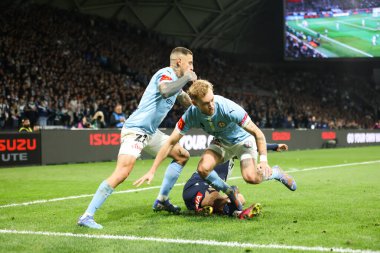 MELBOURNE, AUSTRALIA - 31 Mayıs: Alman Ferreyra ve Melbourne City 'li Nathaniel Atkinson, Melbourne Victory' li Daniel Arzani ile 31 Mayıs 2025 'te Melbourne City ile Melbourne City arasındaki A-League Erkekler Grand Final karşılaşmasında