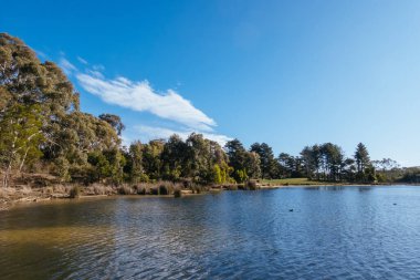 Popüler St Georges Gölü soğuk bir kış öğleden sonra Creswick, Victoria, Avustralya 'da