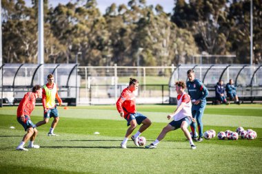 MELBOURNE, AUSTRALIA - 09 Temmuz 2009: Wrexham AFC eğitim oturumu Melbourne Zaferi ile 09 Temmuz 2025 tarihinde Melbourne, Avustralya 'da yaptıkları dostça çatışmadan önce.