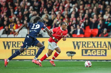 MELBOURNE, AUSTRALIA - 11 Temmuz: Sebastian Revan of Wrexham 11 Temmuz 2025 'te Avustralya' nın Melbourne Stadyumu 'nda Melbourne Zaferi Jing Reec' e karşı eylemde.