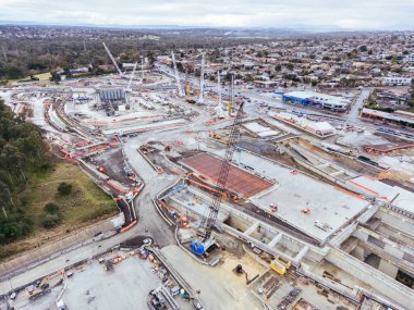 MELBOURNE, AUSTRALYA - 27 Temmuz 2025: Bulleen, Melbourne, Victoria, Avustralya 'da Kuzey Doğu Bağlantısının Bazı Parçaları yapım aşamasında