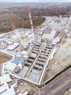 MELBOURNE, AUSTRALYA - 27 Temmuz 2025: Bulleen, Melbourne, Victoria, Avustralya 'da Kuzey Doğu Bağlantısının Bazı Parçaları yapım aşamasında