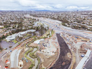 MELBOURNE, AUSTRALYA - 27 Temmuz 2025: Bulleen, Melbourne, Victoria, Avustralya 'da Kuzey Doğu Bağlantısının Bazı Parçaları yapım aşamasında