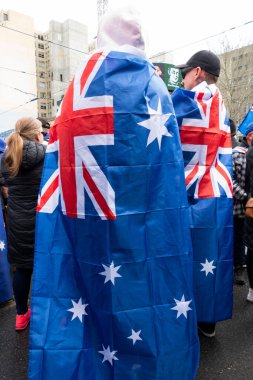 MELBOURNE, AUSTRALYA - 31 Ağustos 2025: Göçmenlik karşıtı protestocular ve karşı protestocular 31 Ağustos 2025 'te Melbourne, Victoria, Avustralya' da çatışmaya girdi.