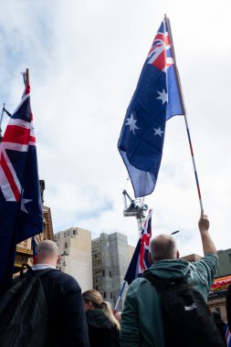 MELBOURNE, AUSTRALYA - 31 Ağustos 2025: Göçmenlik karşıtı protestocular ve karşı protestocular 31 Ağustos 2025 'te Melbourne, Victoria, Avustralya' da çatışmaya girdi.