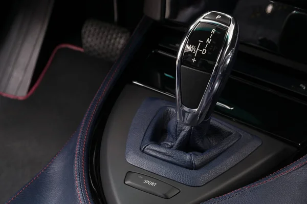 Transmissão Automática Carro Esporte Moderno Luxo Detalhe Interior — Fotografia de Stock