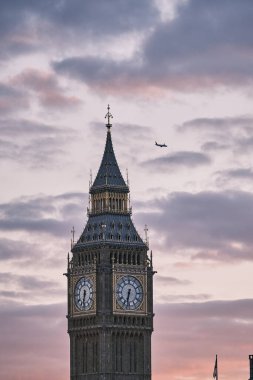 Big Ben ile westminster Köprüsü Londra'da sonbahar