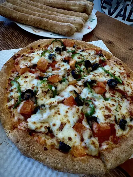 Busan, Güney Kore - 13 Ağustos 2024: Papa Johns, Busan 'da Veggie Delite Pizza