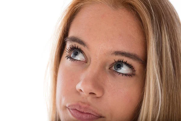 Figyelmes Lány Közeli Kép Egy Jól Ápolt Fiatal Kék Szeméről — Stock Fotó