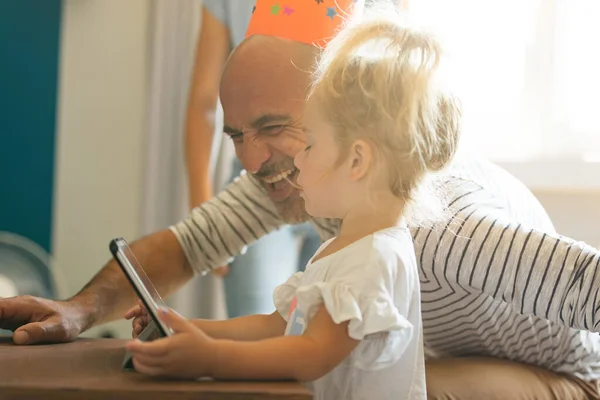 Father Pretends Understand Anything What Little Girl Shows Him Happening — Stock Photo, Image