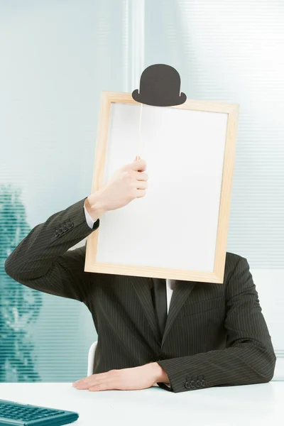 Hombre Con Cartel Enmarcado Una Oficina Parte Superior Cabeza Falsa —  Fotos de Stock