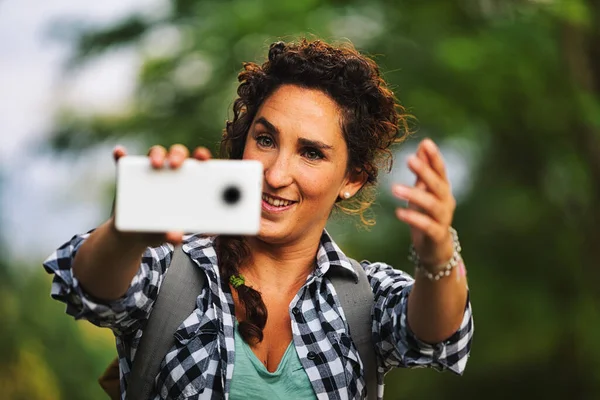 Human Photographer Taking Cell Phone Pictures Someone Giving Them Directions — Stock Photo, Image