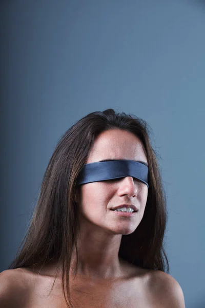 Blindfolded Young Woman Expression Mild Fear Discomfort Noise Pain Suffering — Stock Photo, Image