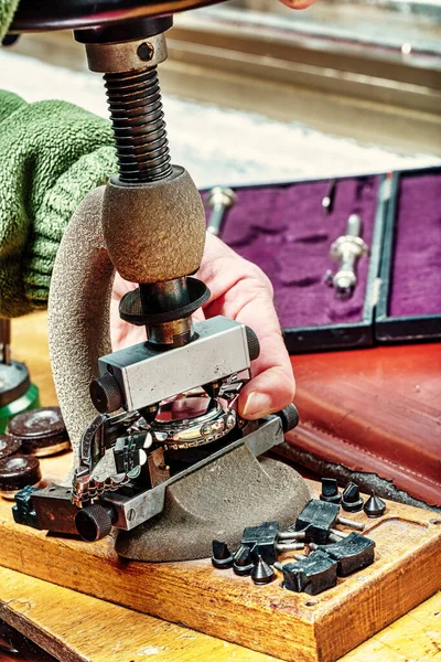 Artistry Watchmaking Embodied Skilled Hands Artisan Amidst Gears Springs Steampunk — Stock Photo, Image
