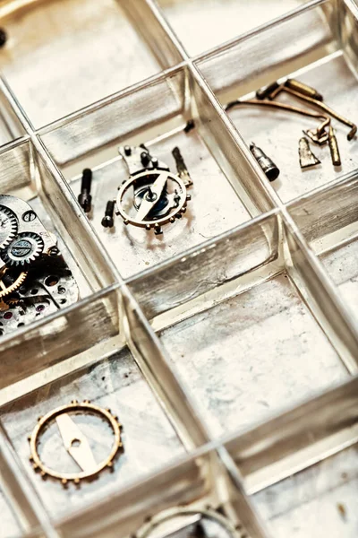 Mesa Artesanato Com Relógios Engrenagens Molas Humor Steampunk Fusão Tecnologia — Fotografia de Stock