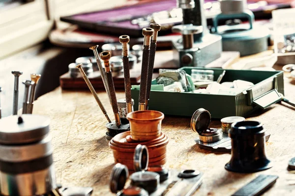 Table Artisan Scène Horlogerie Ambiance Steampunk Alliée Esthétique Vintage Améliore — Photo