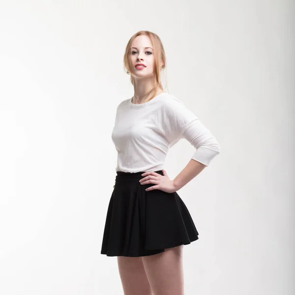 Even Slender Thighs Quite Pretty Young Blonde Woman Confidently Posing — Stock Photo, Image